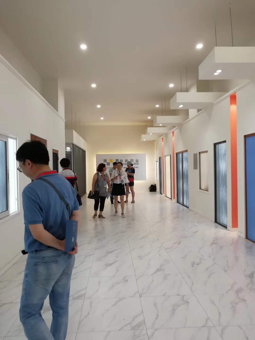 韋柏紗窗